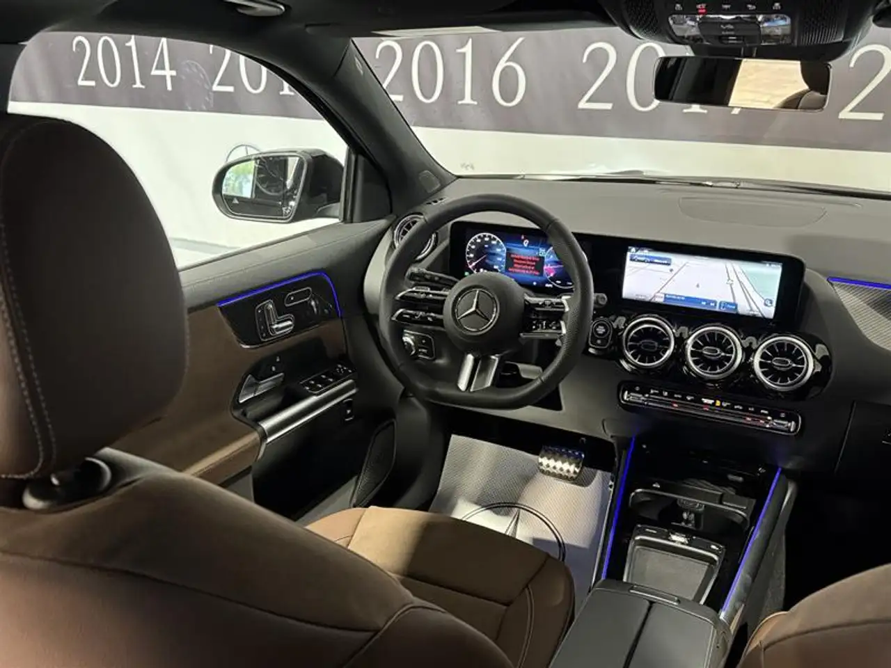 Mercedes-Benz GLA снимка Mercedes-Benz GLA
