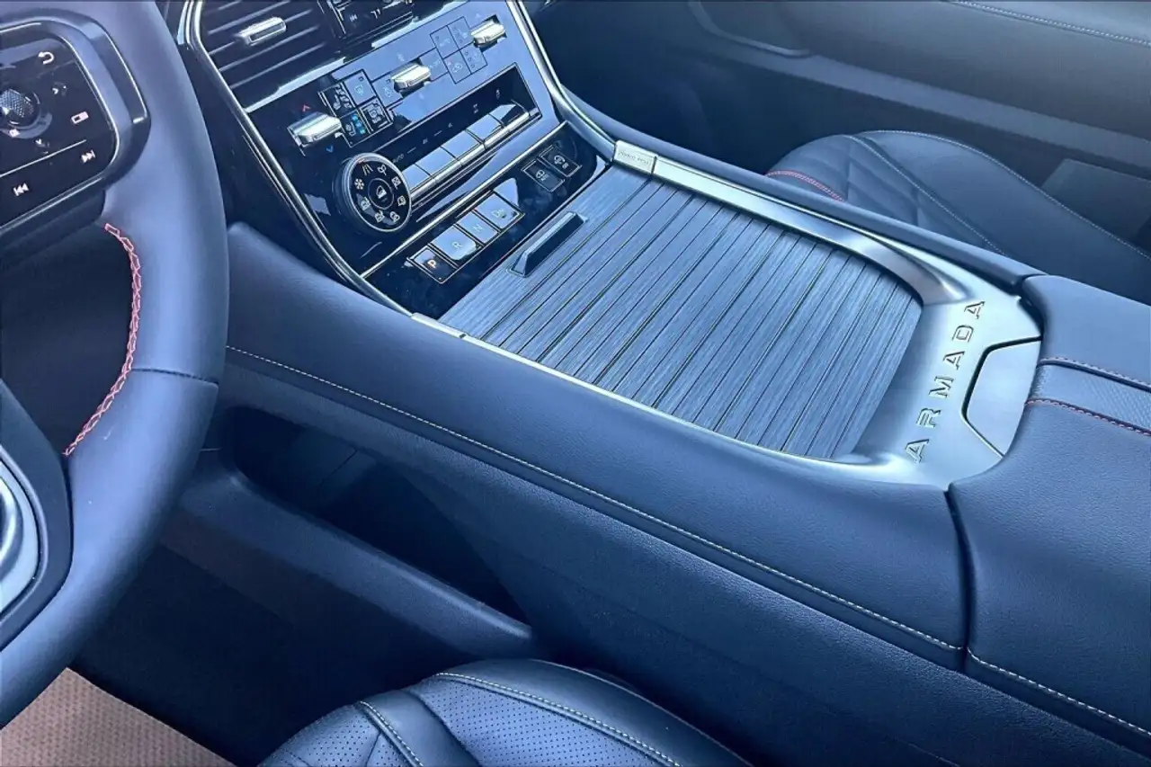 Nissan Armada снимка Nissan Armada
