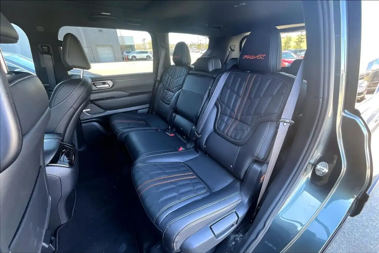 Nissan Armada снимка Nissan Armada