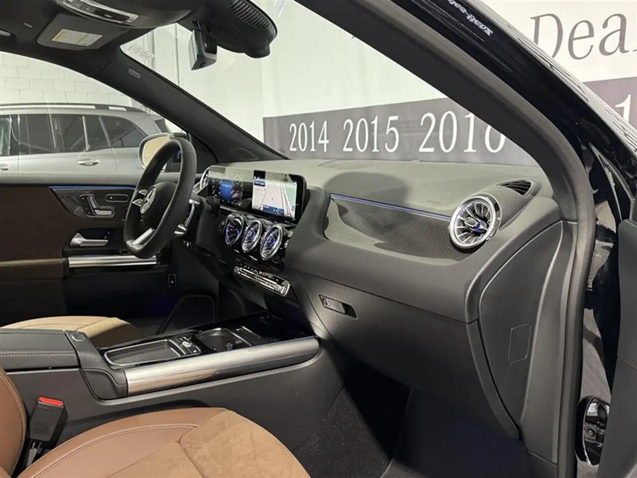 Mercedes-Benz GLA снимка Mercedes-Benz GLA
