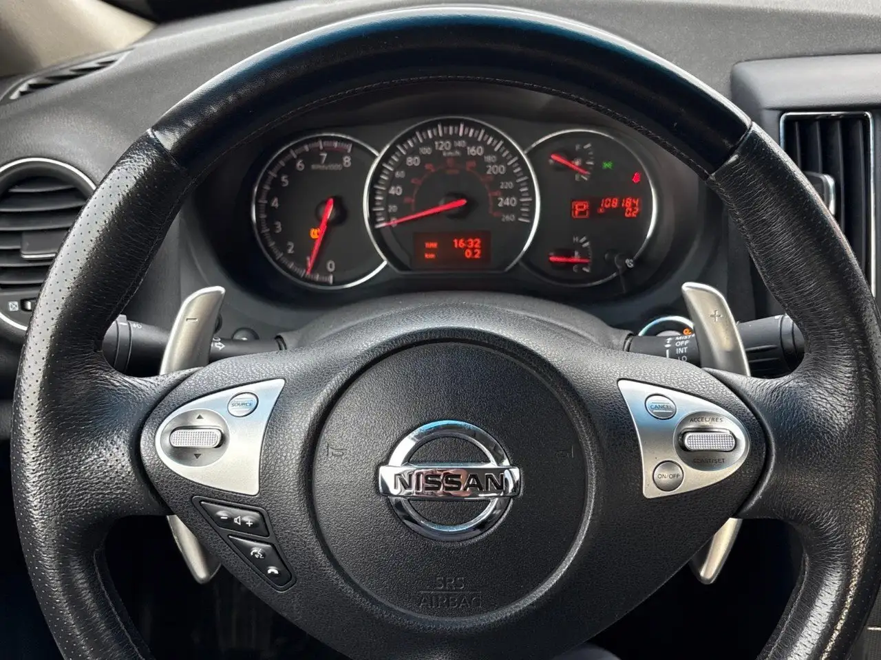 Nissan Maxima снимка Nissan Maxima