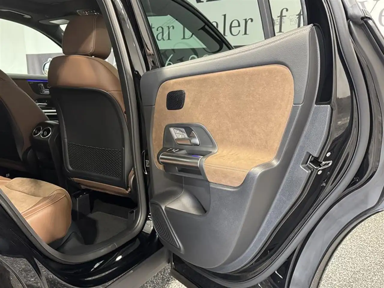 Mercedes-Benz GLA снимка Mercedes-Benz GLA
