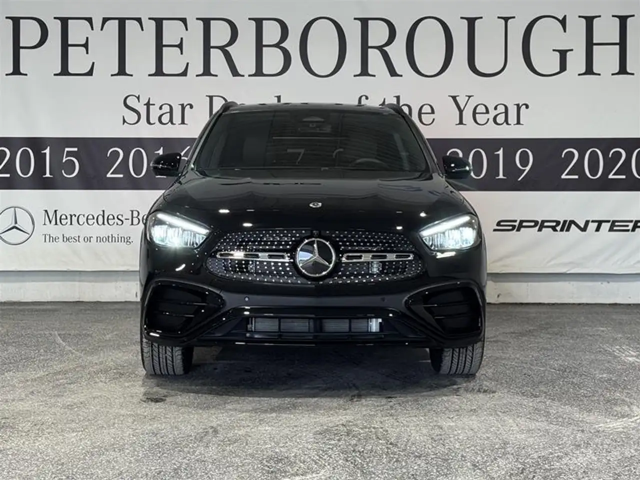 Mercedes-Benz GLA снимка Mercedes-Benz GLA