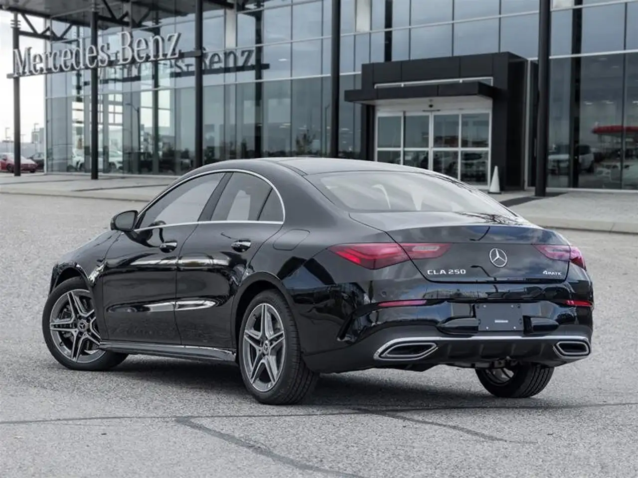 Mercedes-Benz CLA снимка Mercedes-Benz CLA