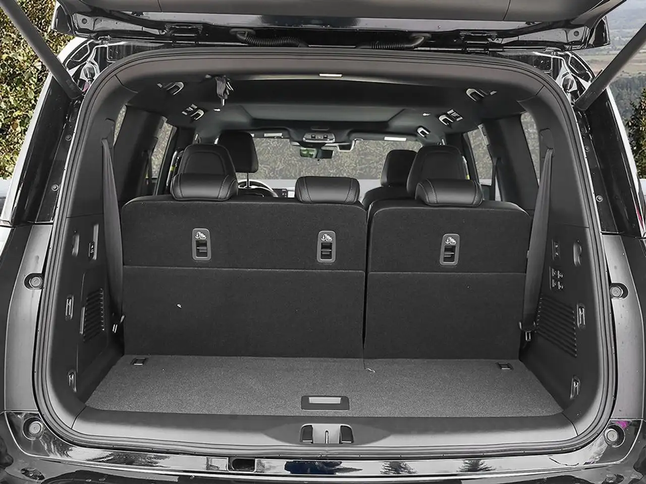 Nissan Armada photo Nissan Armada