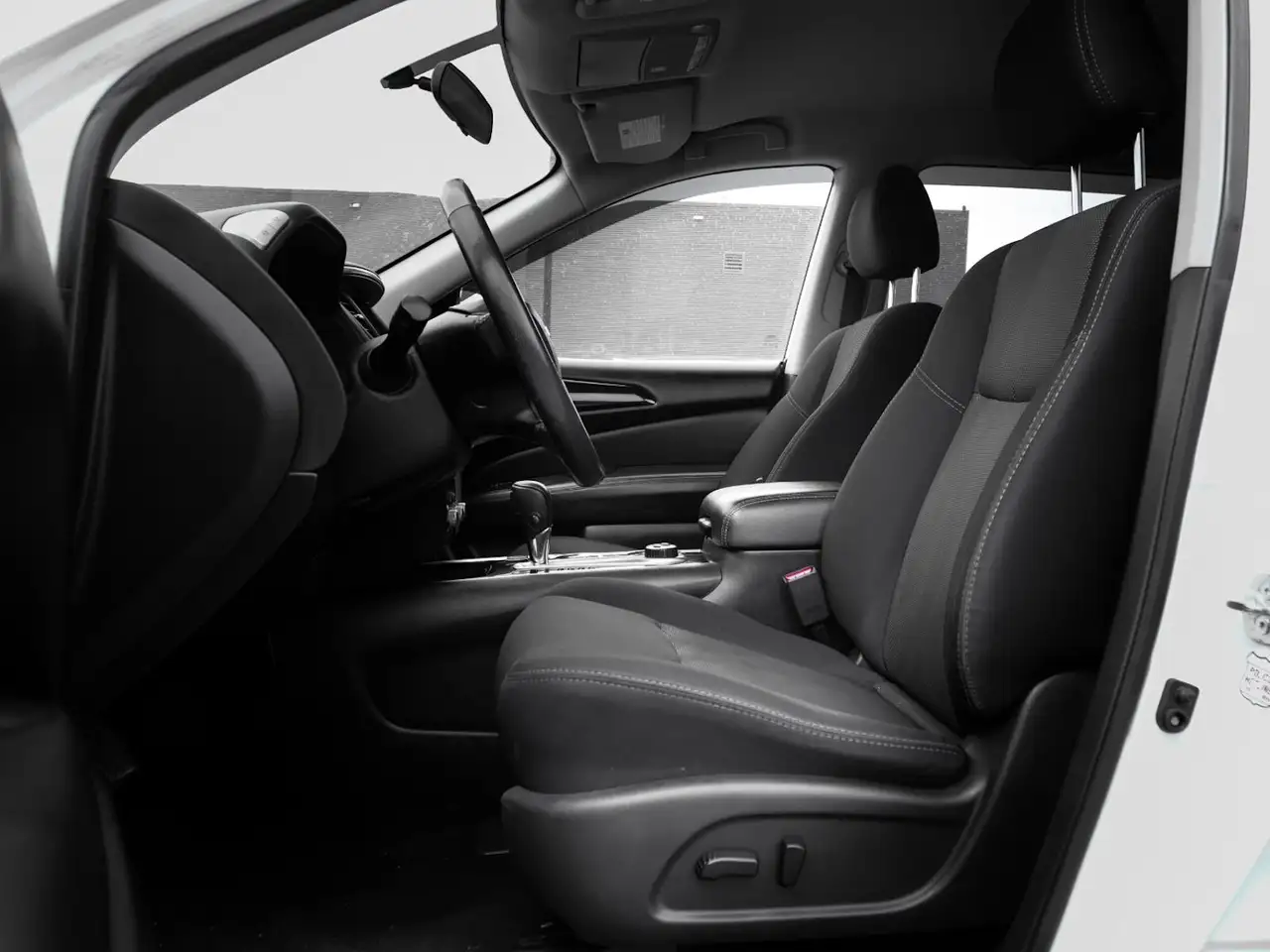 Nissan Pathfinder photo Nissan Pathfinder