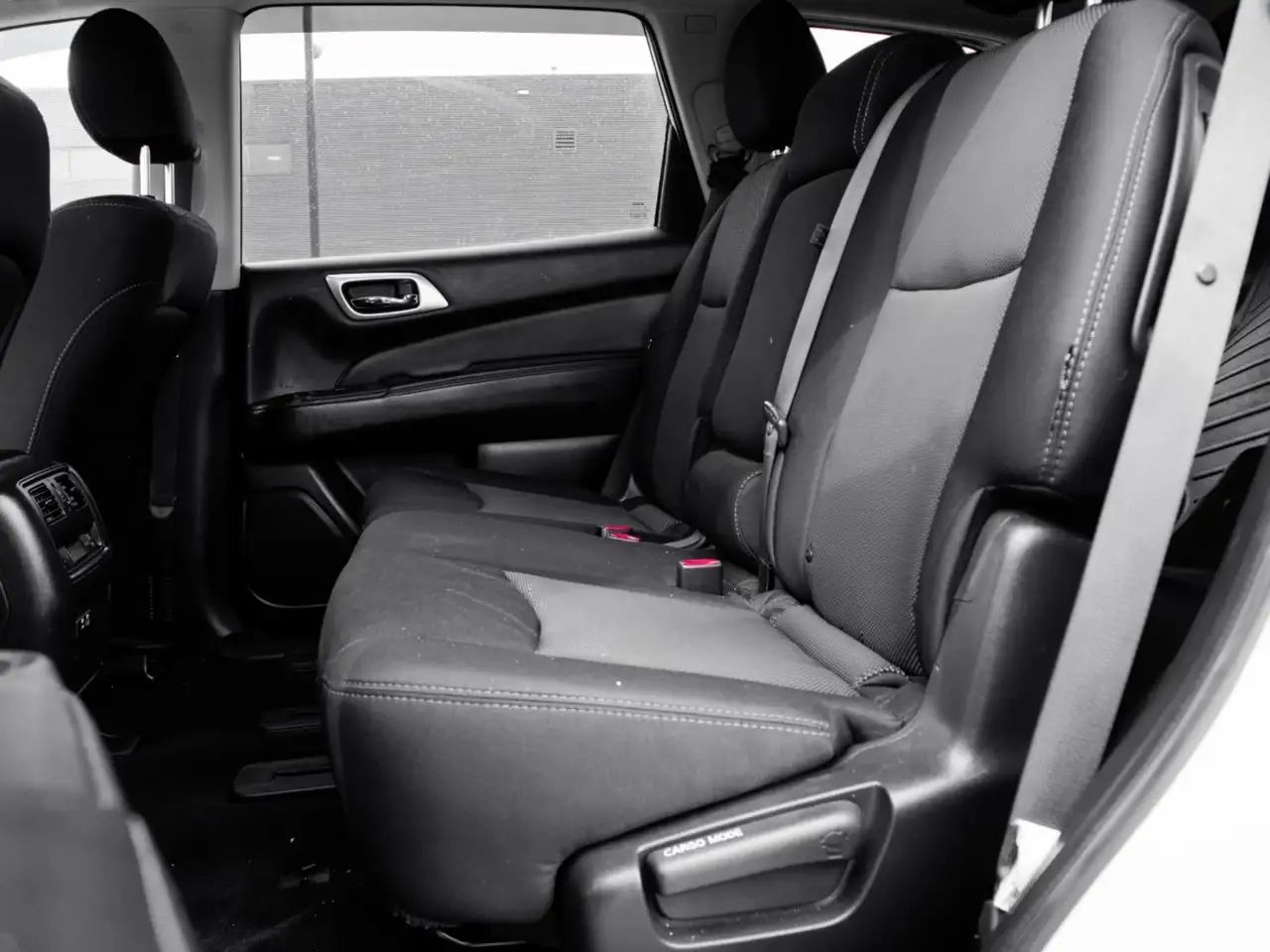 Nissan Pathfinder photo Nissan Pathfinder
