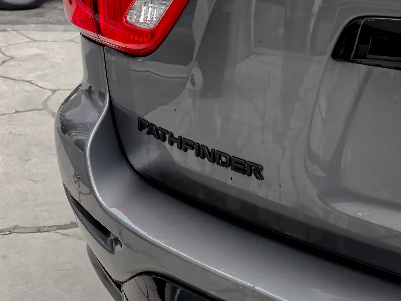 Nissan Pathfinder снимка Nissan Pathfinder