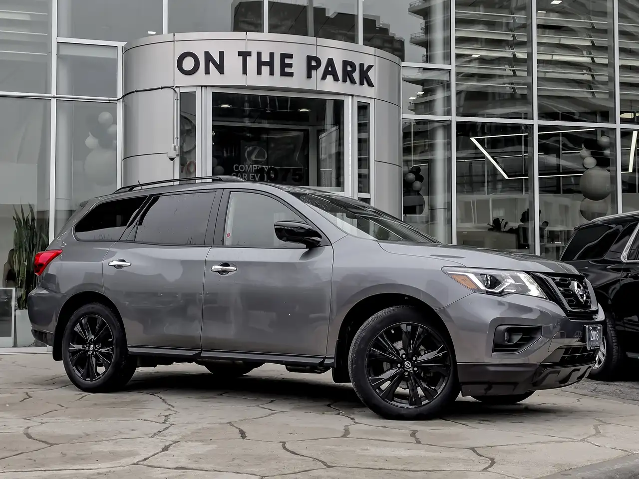 Nissan Pathfinder снимка Nissan Pathfinder