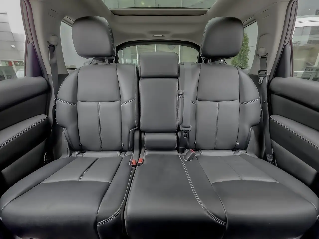 Nissan Pathfinder снимка Nissan Pathfinder