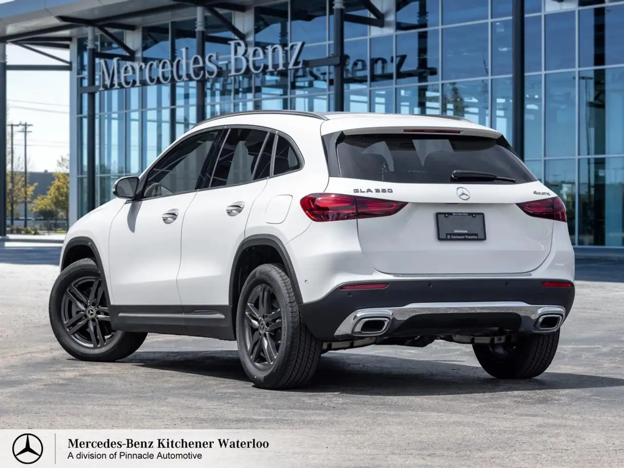 Mercedes-Benz GLA снимка Mercedes-Benz GLA
