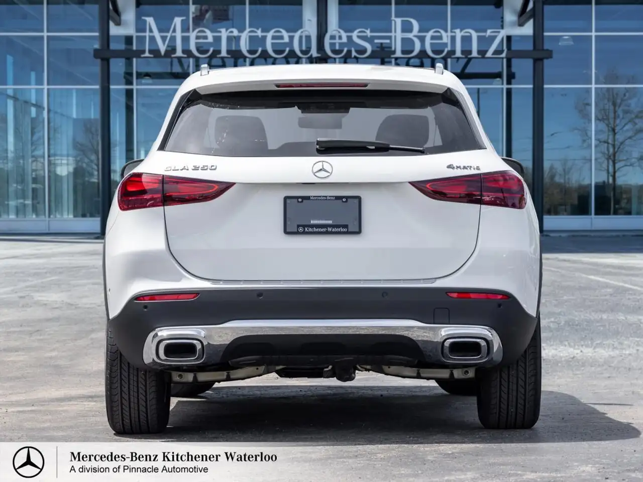 Mercedes-Benz GLA снимка Mercedes-Benz GLA