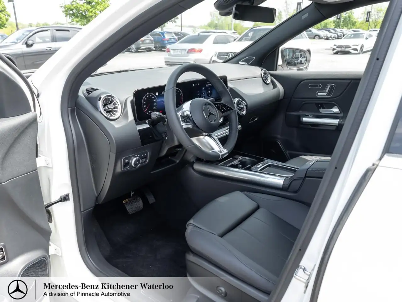 Mercedes-Benz GLA снимка Mercedes-Benz GLA