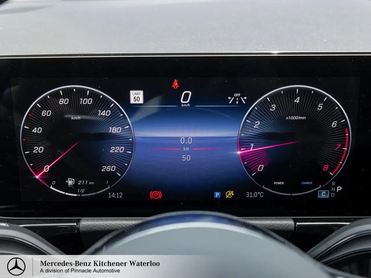 Mercedes-Benz GLA снимка Mercedes-Benz GLA