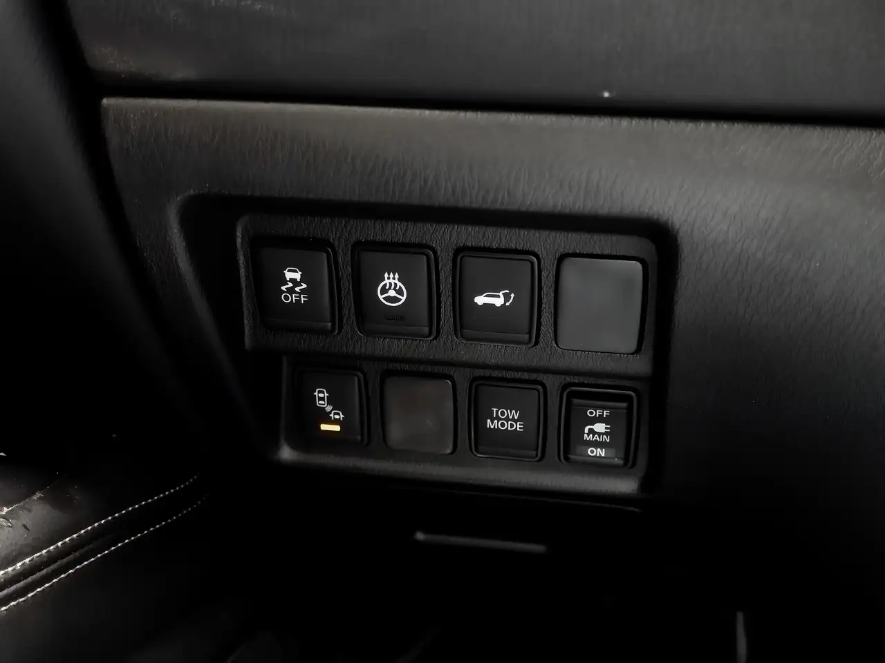 Nissan Pathfinder снимка Nissan Pathfinder