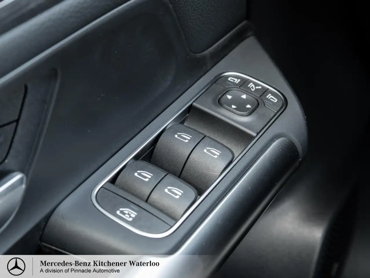 Mercedes-Benz GLA снимка Mercedes-Benz GLA