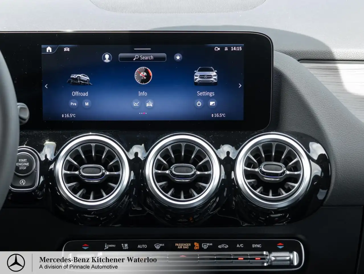 Mercedes-Benz GLA снимка Mercedes-Benz GLA