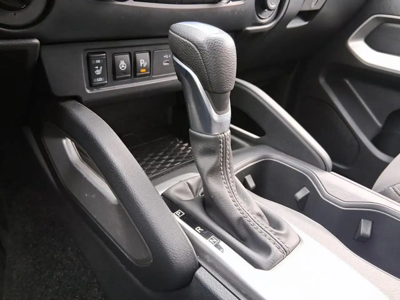 Nissan Frontier снимка Nissan Frontier