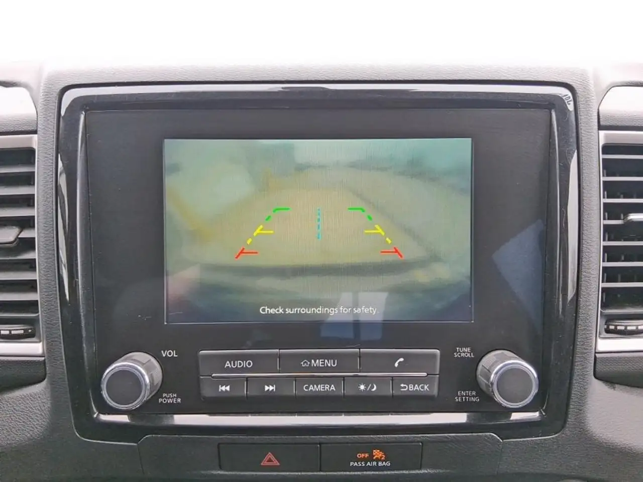 Nissan Frontier снимка Nissan Frontier