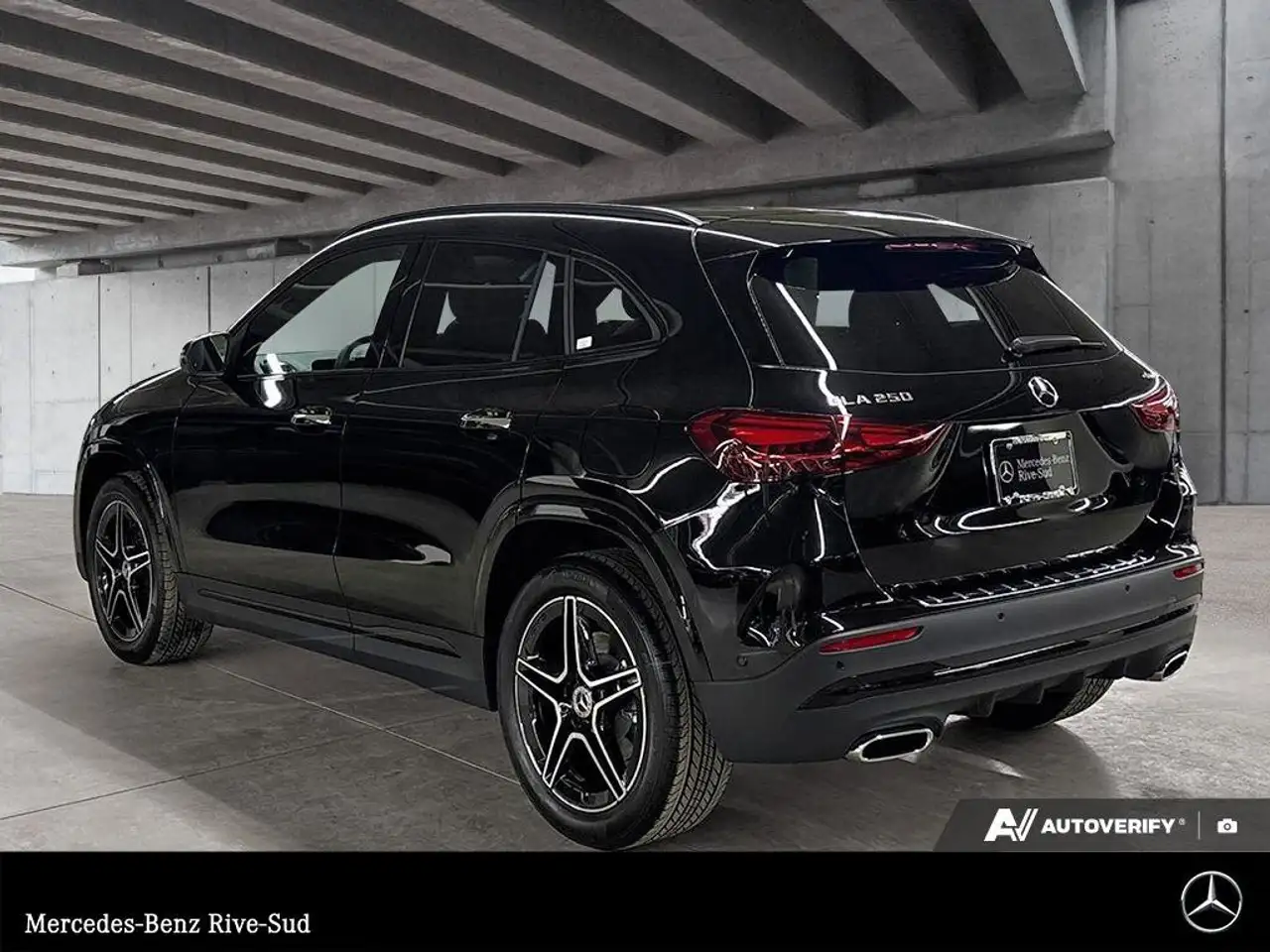 Mercedes-Benz GLA снимка Mercedes-Benz GLA