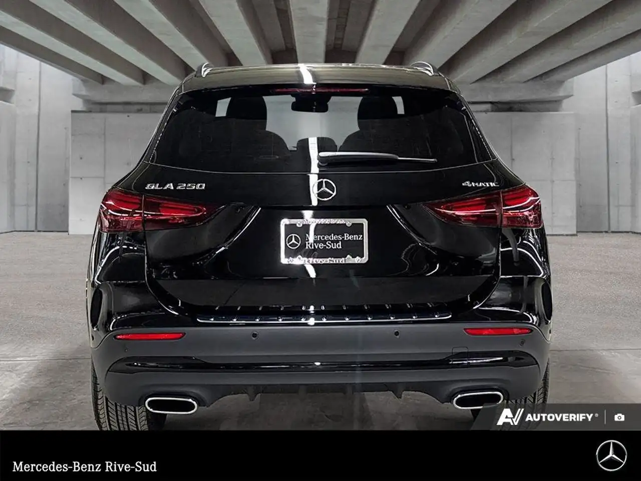 Mercedes-Benz GLA снимка Mercedes-Benz GLA
