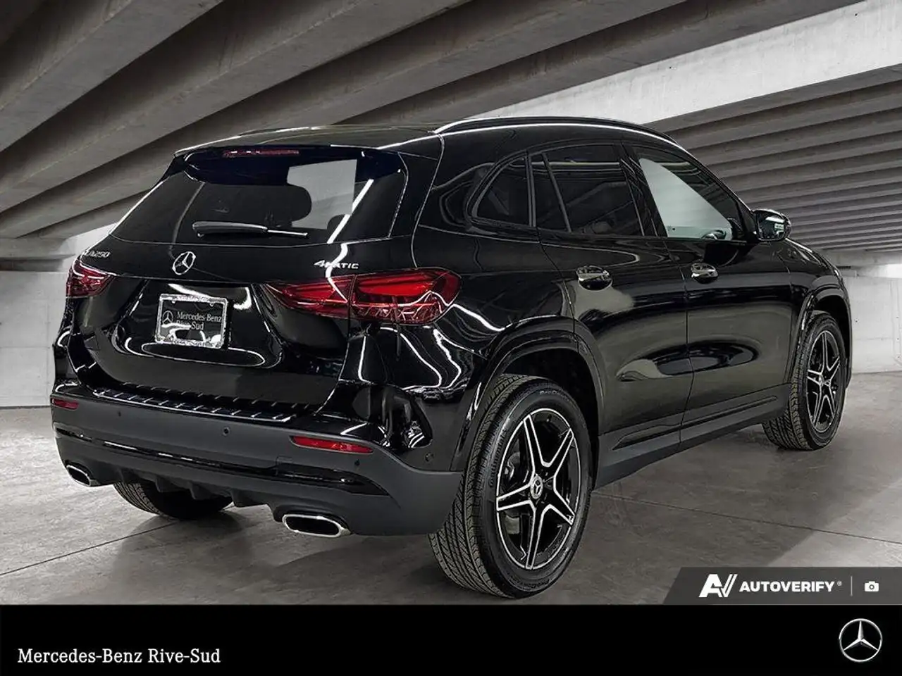 Mercedes-Benz GLA снимка Mercedes-Benz GLA