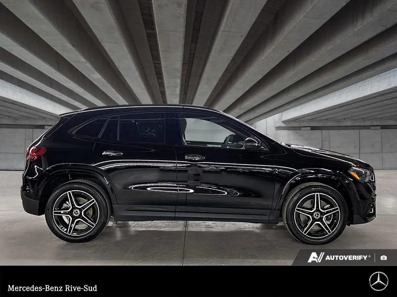 Mercedes-Benz GLA снимка Mercedes-Benz GLA