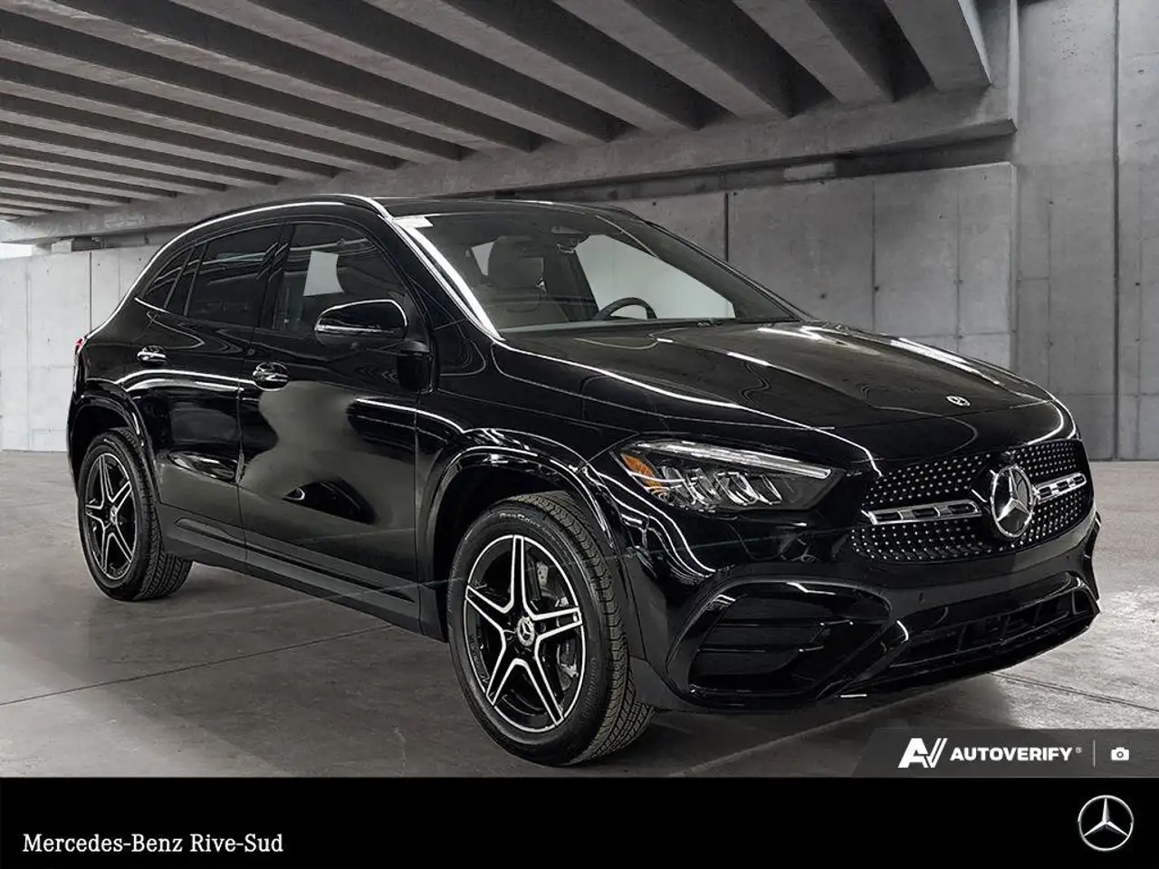 Mercedes-Benz GLA снимка Mercedes-Benz GLA
