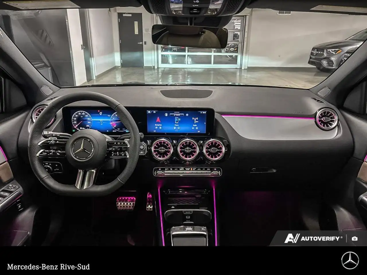 Mercedes-Benz GLA снимка Mercedes-Benz GLA