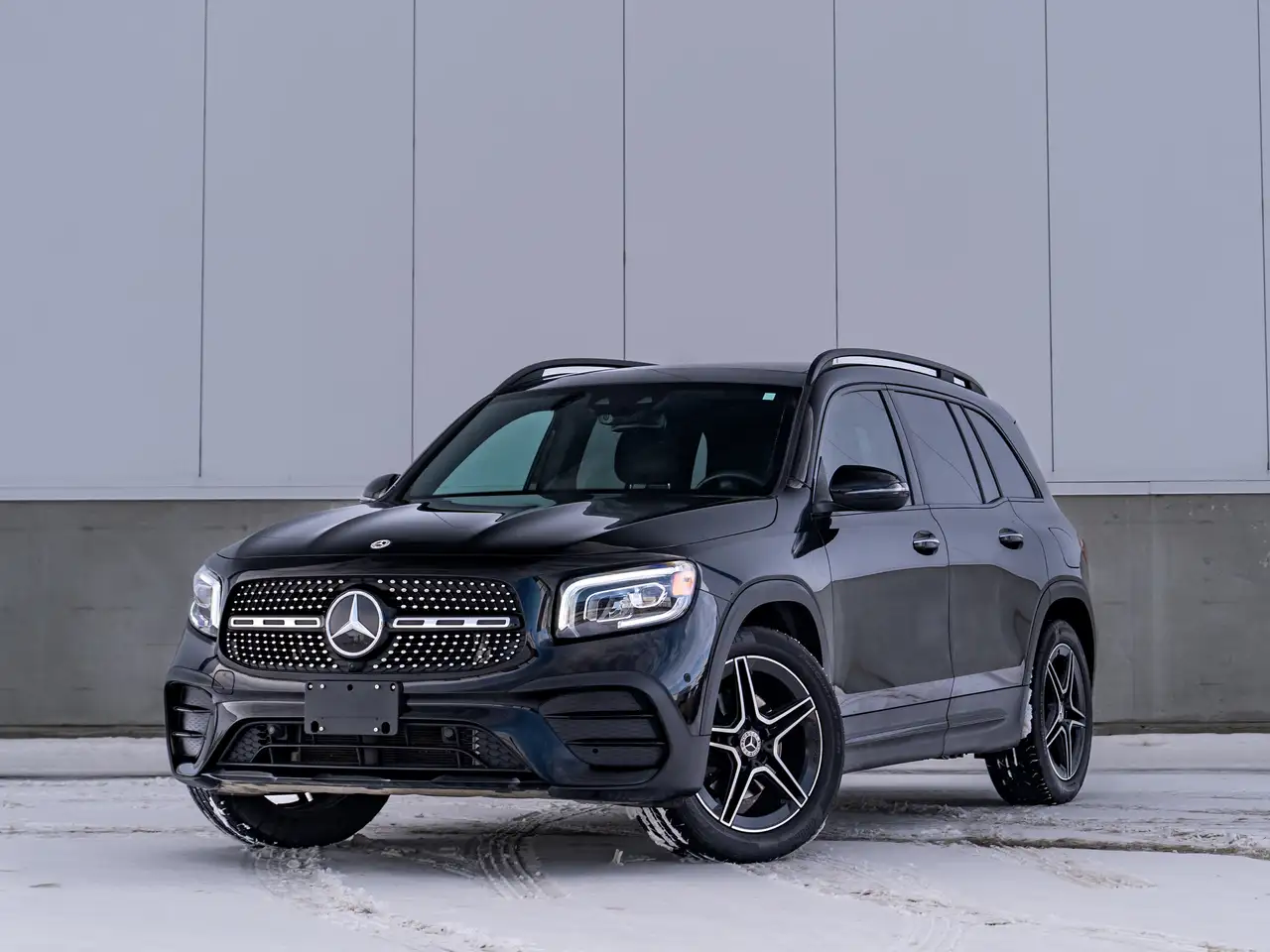Mercedes-Benz GLB снимка Mercedes-Benz GLB