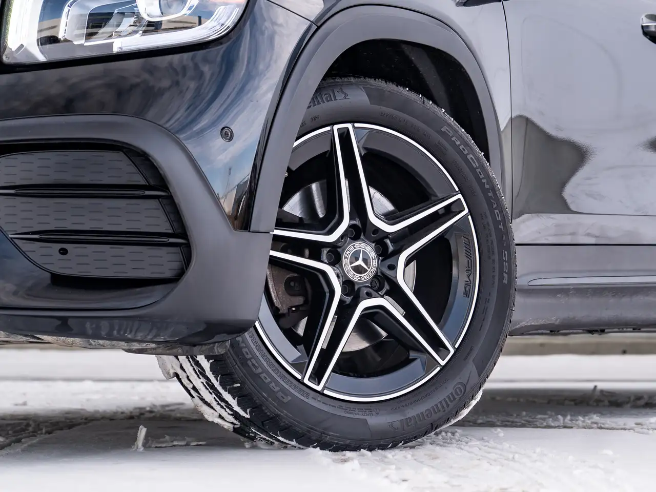 Mercedes-Benz GLB снимка Mercedes-Benz GLB