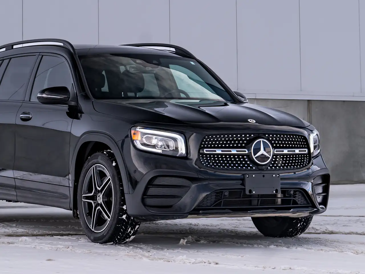 Mercedes-Benz GLB снимка Mercedes-Benz GLB