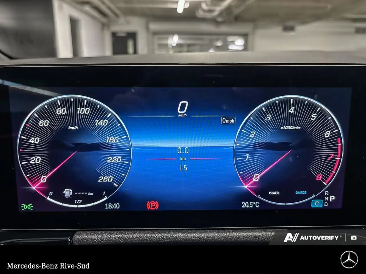 Mercedes-Benz GLA снимка Mercedes-Benz GLA