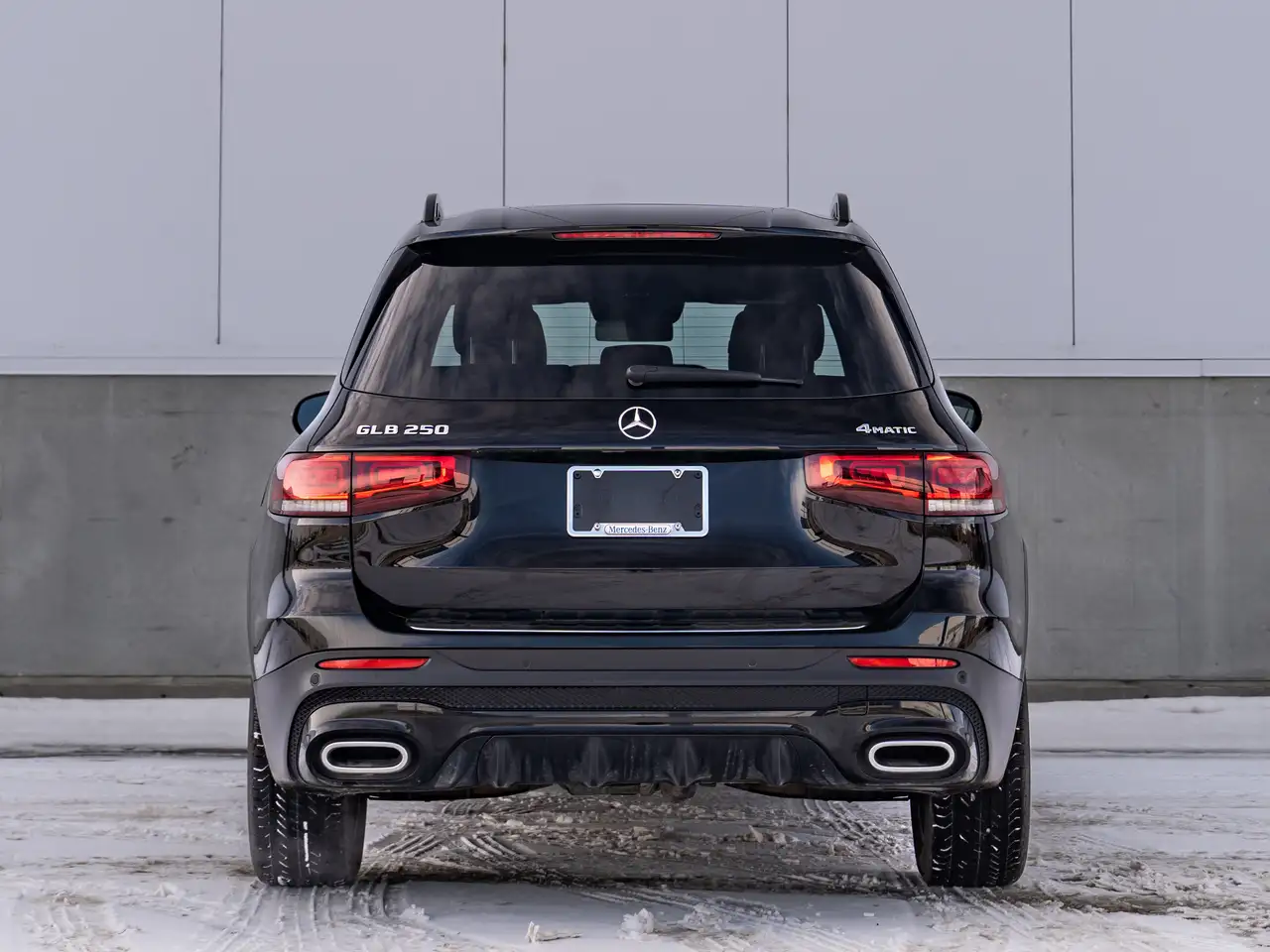 Mercedes-Benz GLB снимка Mercedes-Benz GLB