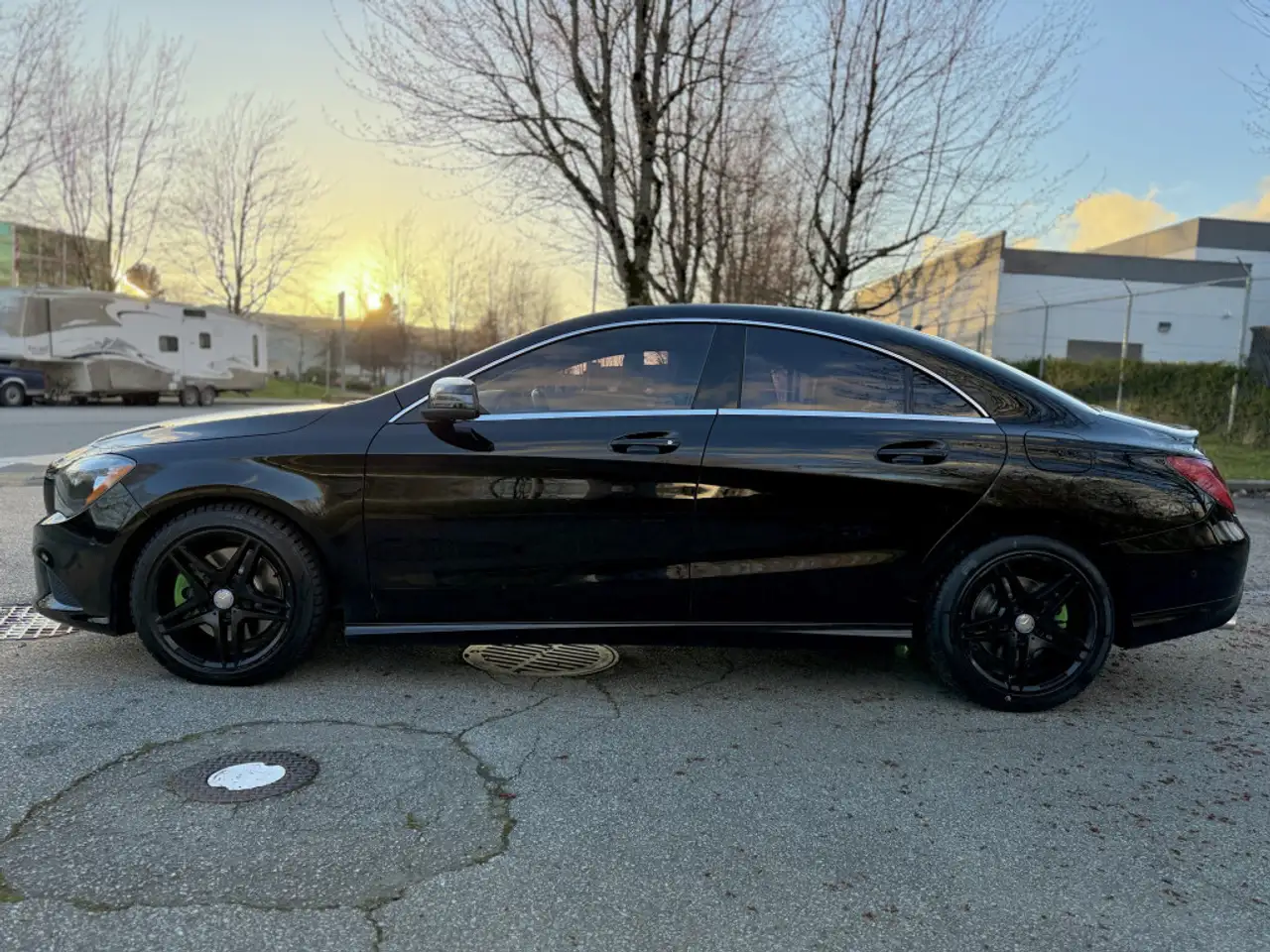 Mercedes-Benz CLA снимка Mercedes-Benz CLA