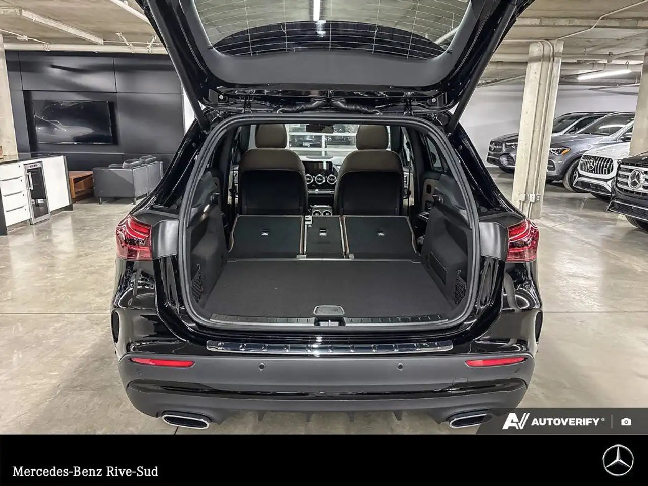 Mercedes-Benz GLA снимка Mercedes-Benz GLA