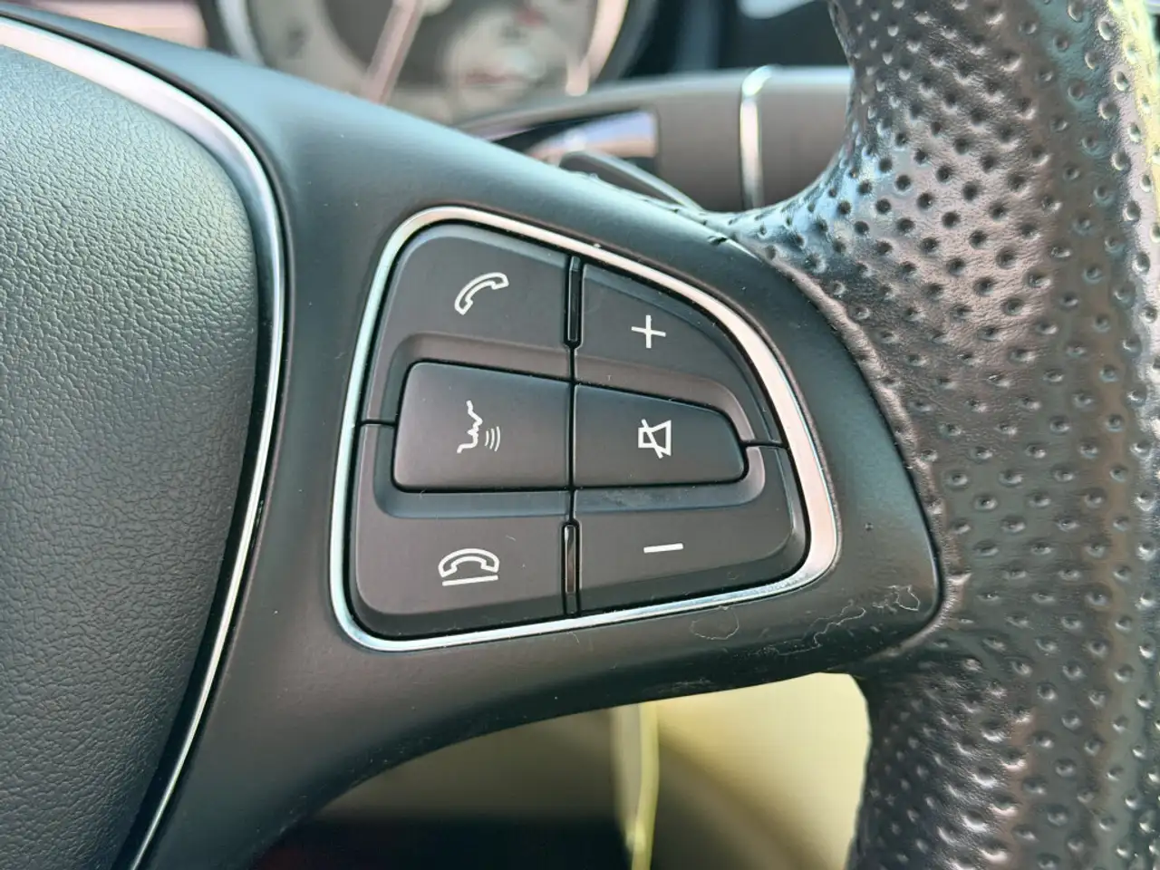 Mercedes-Benz CLA снимка Mercedes-Benz CLA
