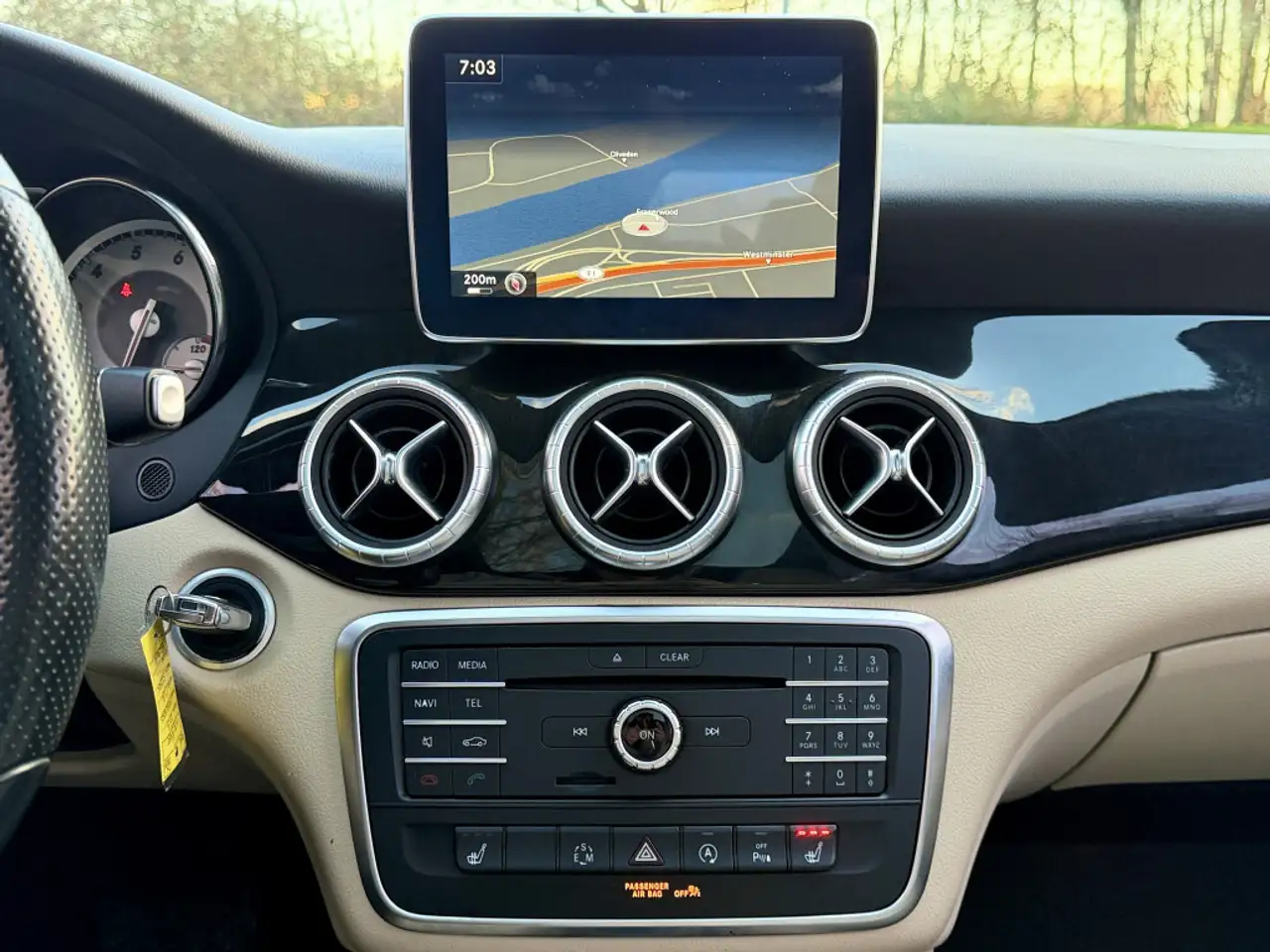 Mercedes-Benz CLA снимка Mercedes-Benz CLA