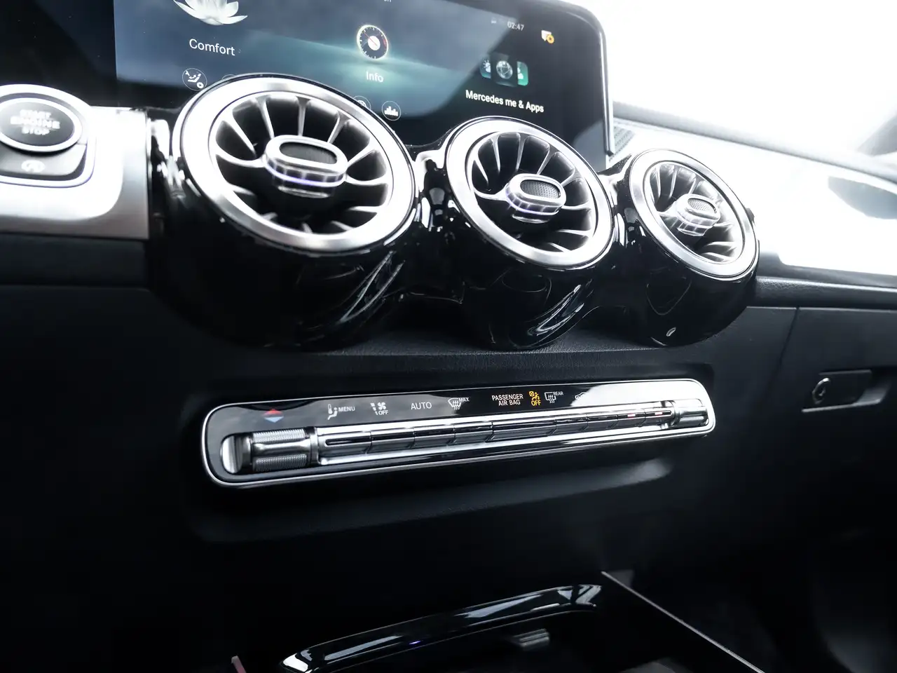 Mercedes-Benz GLB снимка Mercedes-Benz GLB