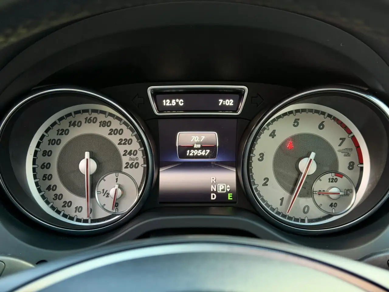 Mercedes-Benz CLA снимка Mercedes-Benz CLA
