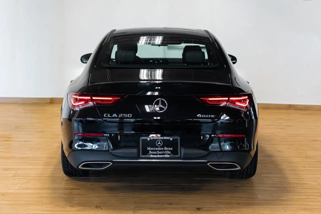 Mercedes-Benz CLA снимка Mercedes-Benz CLA