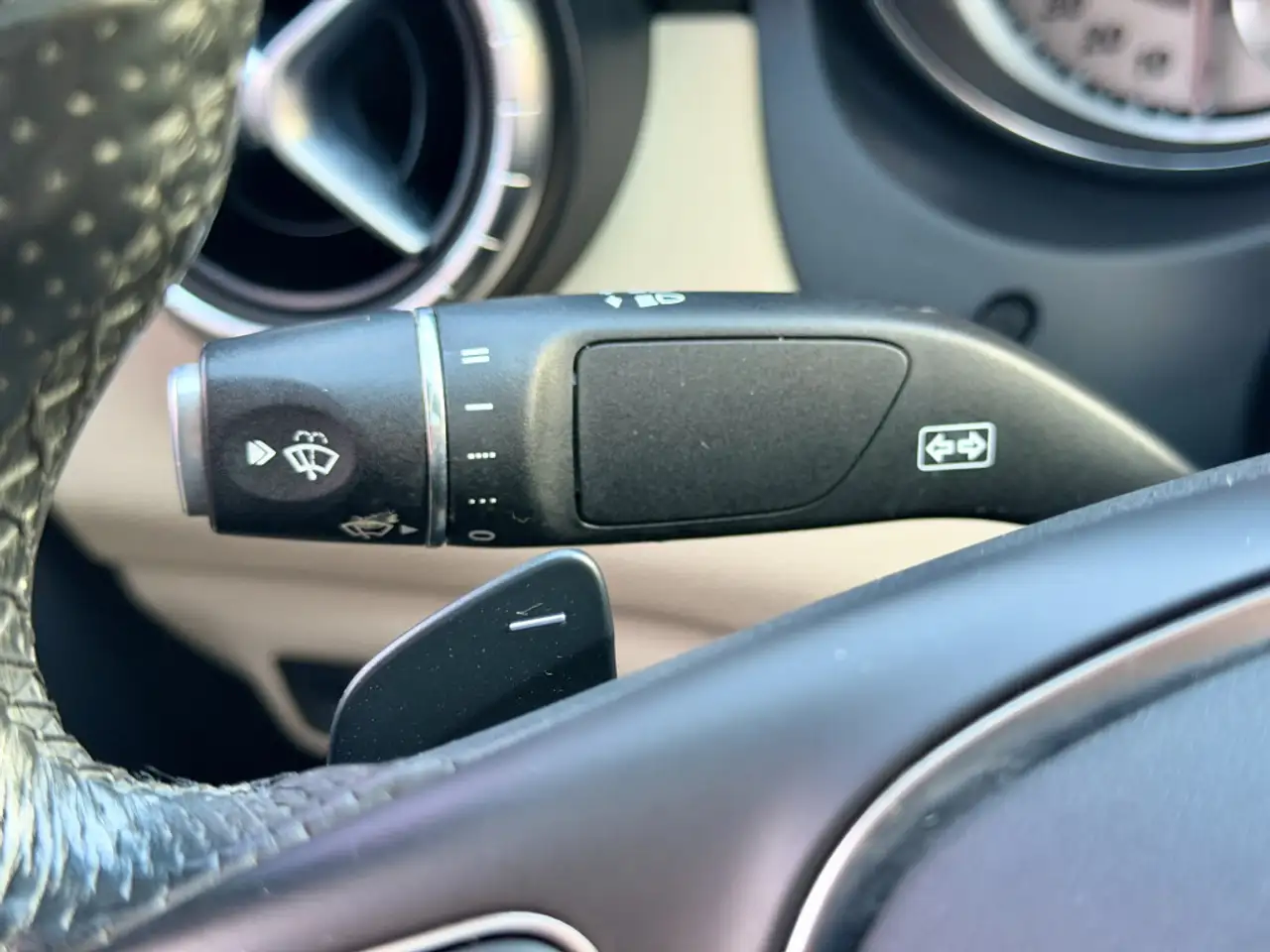 Mercedes-Benz CLA снимка Mercedes-Benz CLA