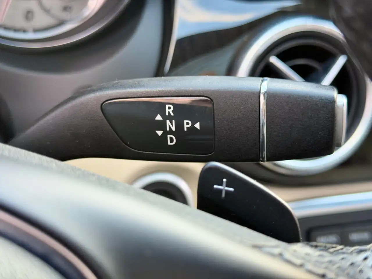 Mercedes-Benz CLA снимка Mercedes-Benz CLA