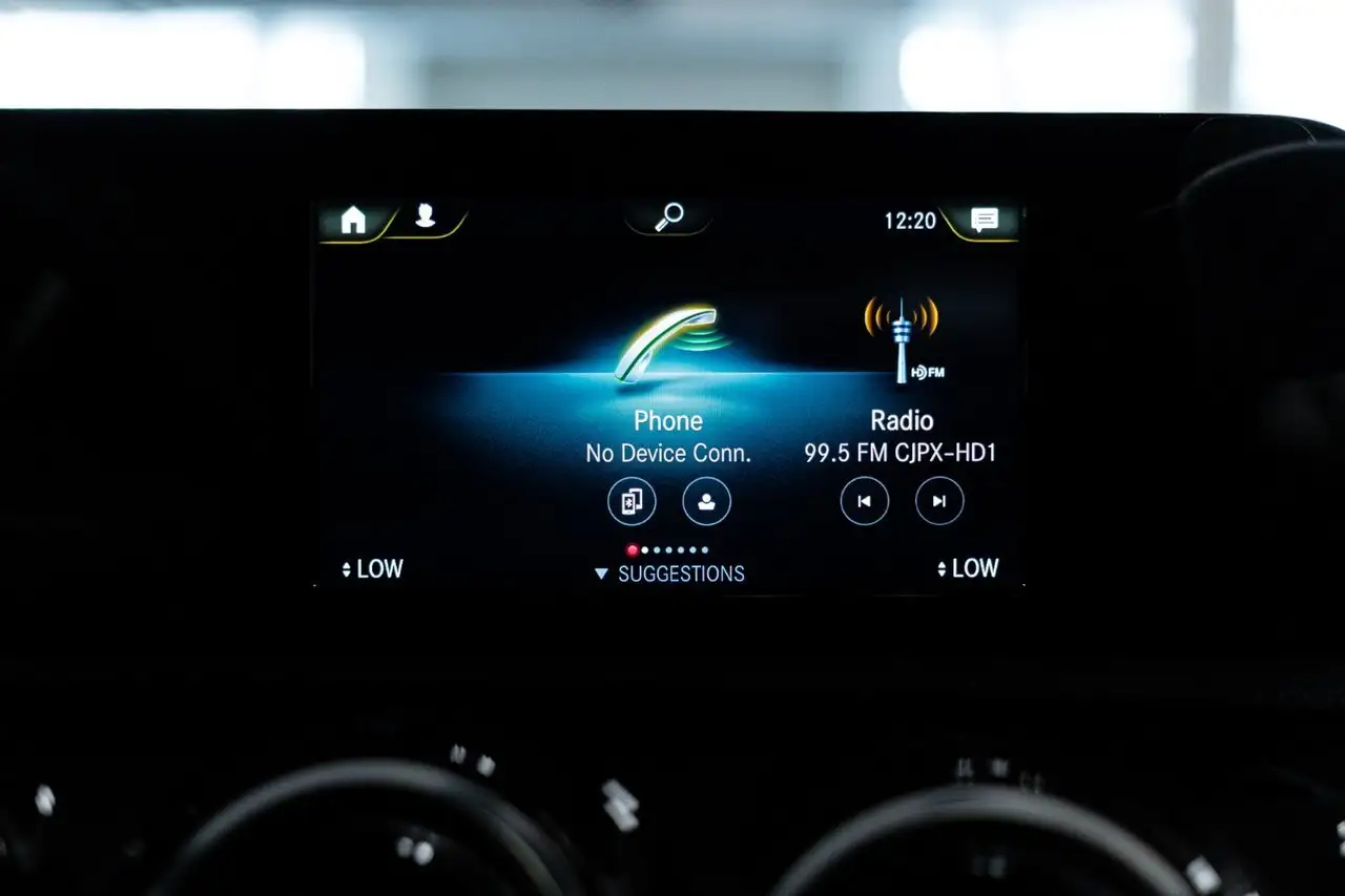 Mercedes-Benz CLA снимка Mercedes-Benz CLA