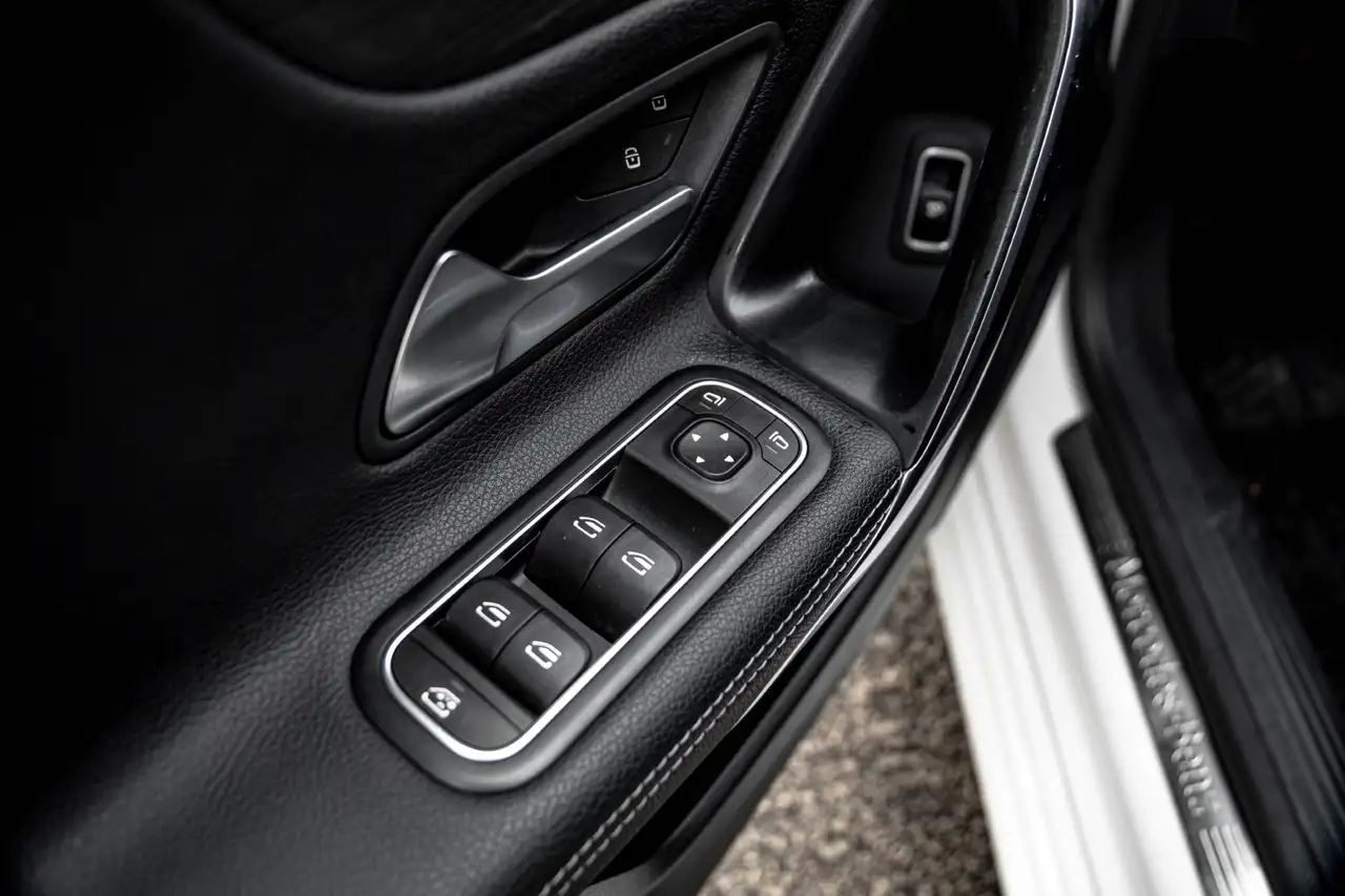 Mercedes-Benz A-Class снимка Mercedes-Benz A-Class