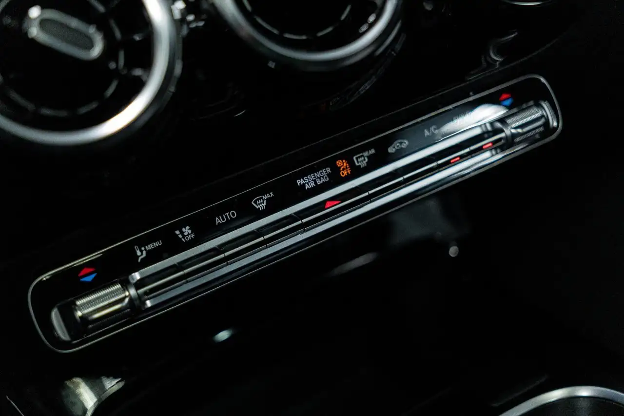 Mercedes-Benz CLA снимка Mercedes-Benz CLA