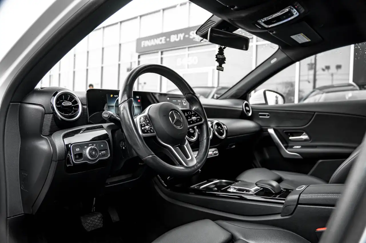 Mercedes-Benz A-Class снимка Mercedes-Benz A-Class