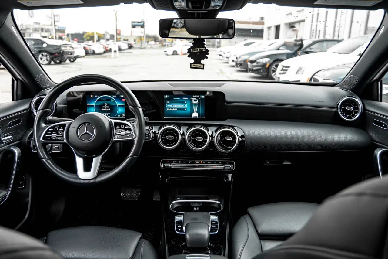 Mercedes-Benz A-Class снимка Mercedes-Benz A-Class