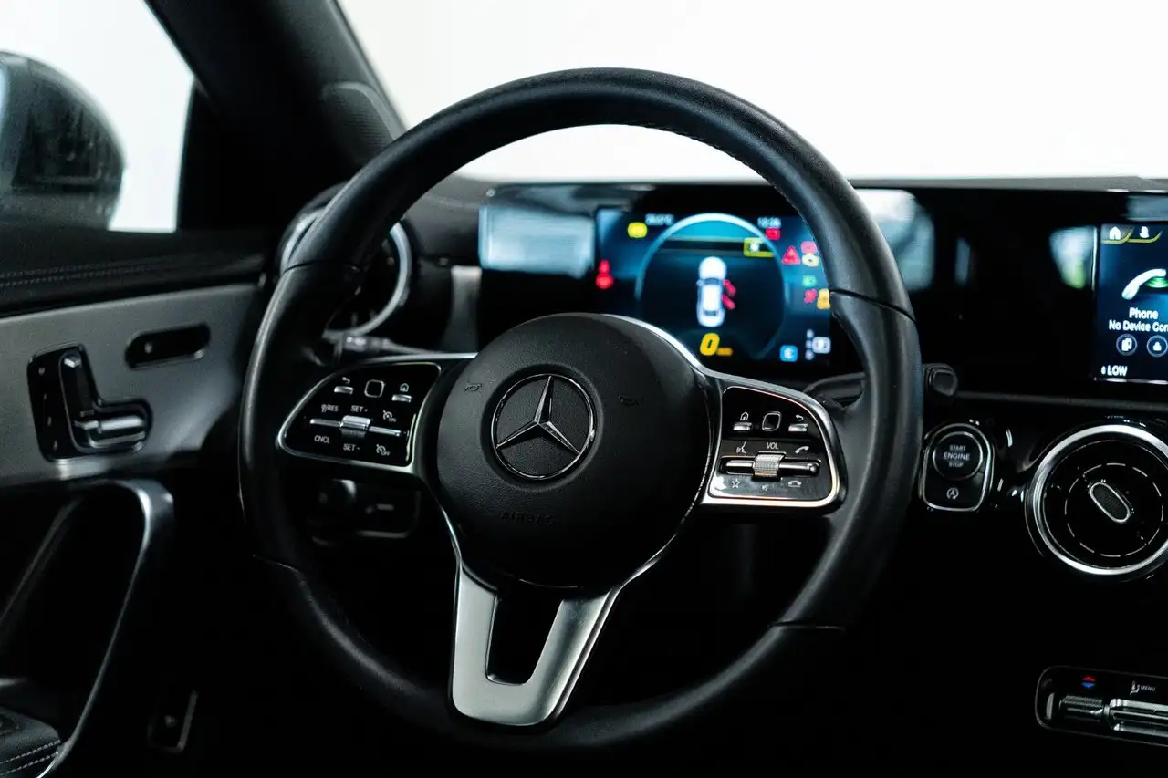 Mercedes-Benz CLA снимка Mercedes-Benz CLA
