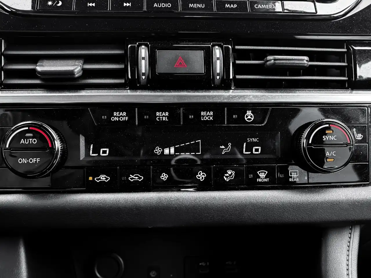 Nissan Pathfinder fotografie Nissan Pathfinder